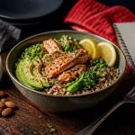aliment pour perdre le ventre : bol quinoa, saumon et kéfir
